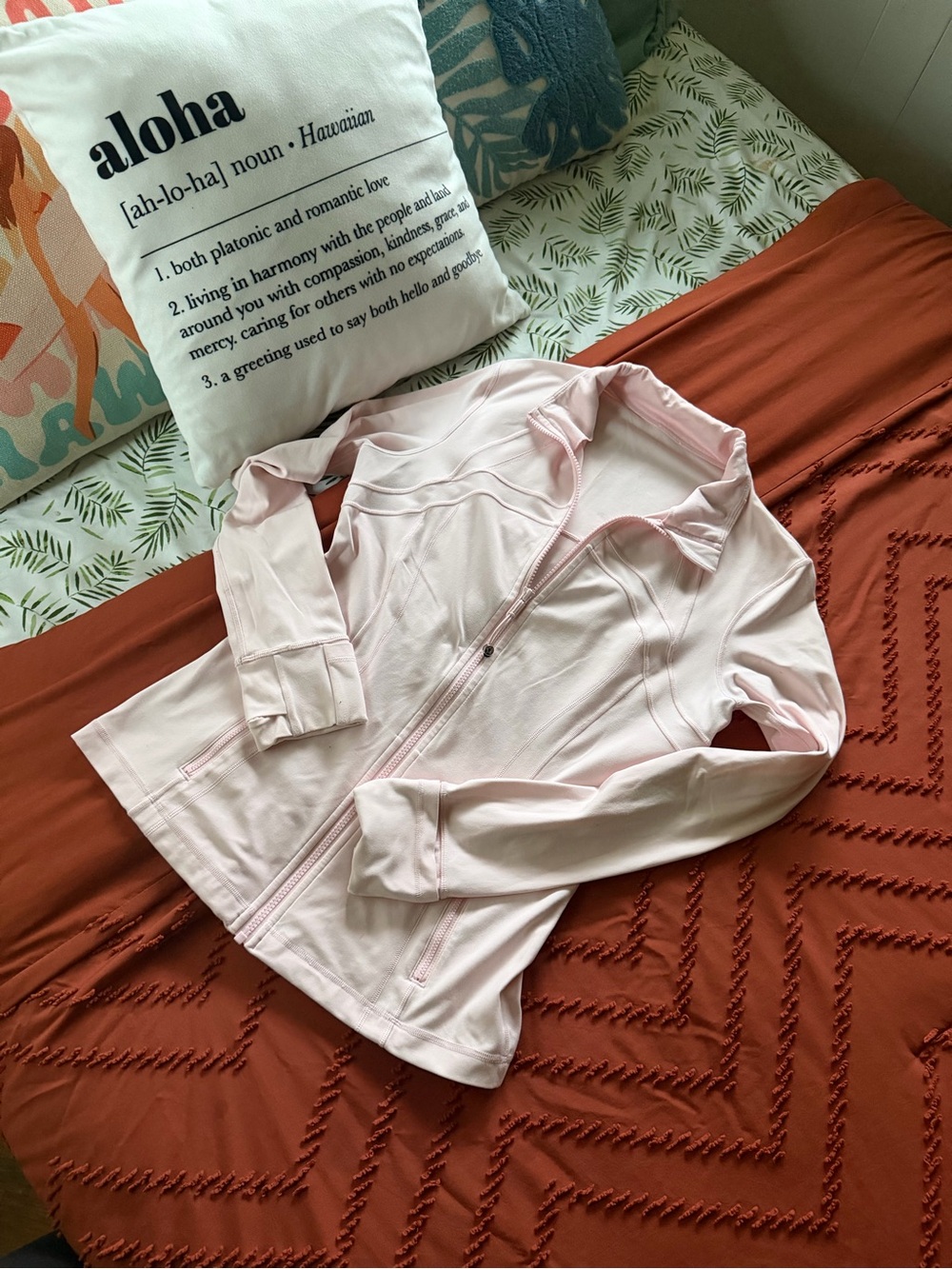 Strawberry Milkshake 🍓🥛 lululemon define jacket brand new!